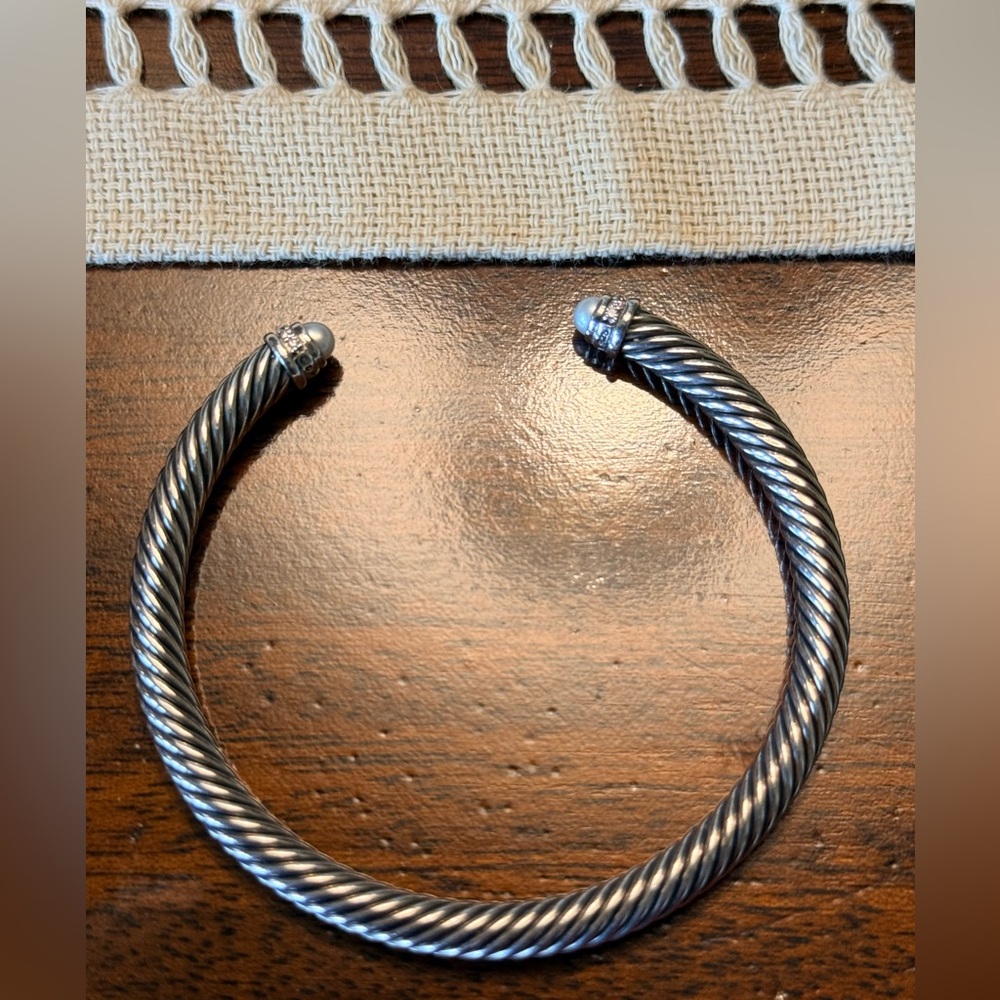 David Yurman SS cable bracelet.cultured freshwater Pearls.Pave Diamonds. EUC